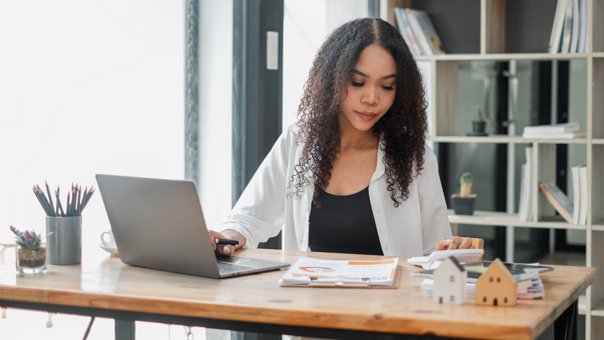  Informationen zum Lehrgang Fachwirt im E-Commerce per E-Mail anfordern